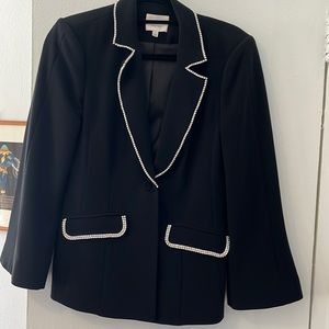 Cinq A Sept black suit size 4 Jacket size 6 pants with rhinestones